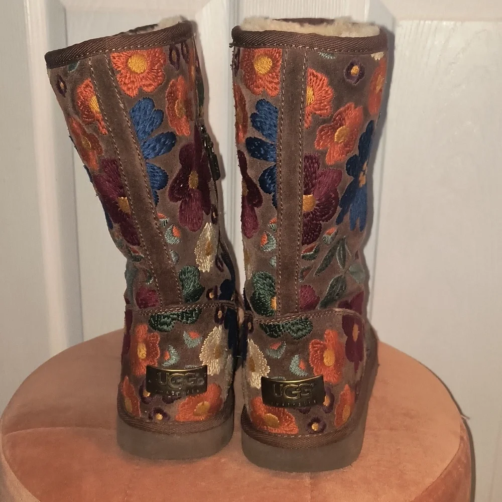 UGG Wahine Floral Embroidered Suede Boots Size 6 Rare Vintage Limited Edition